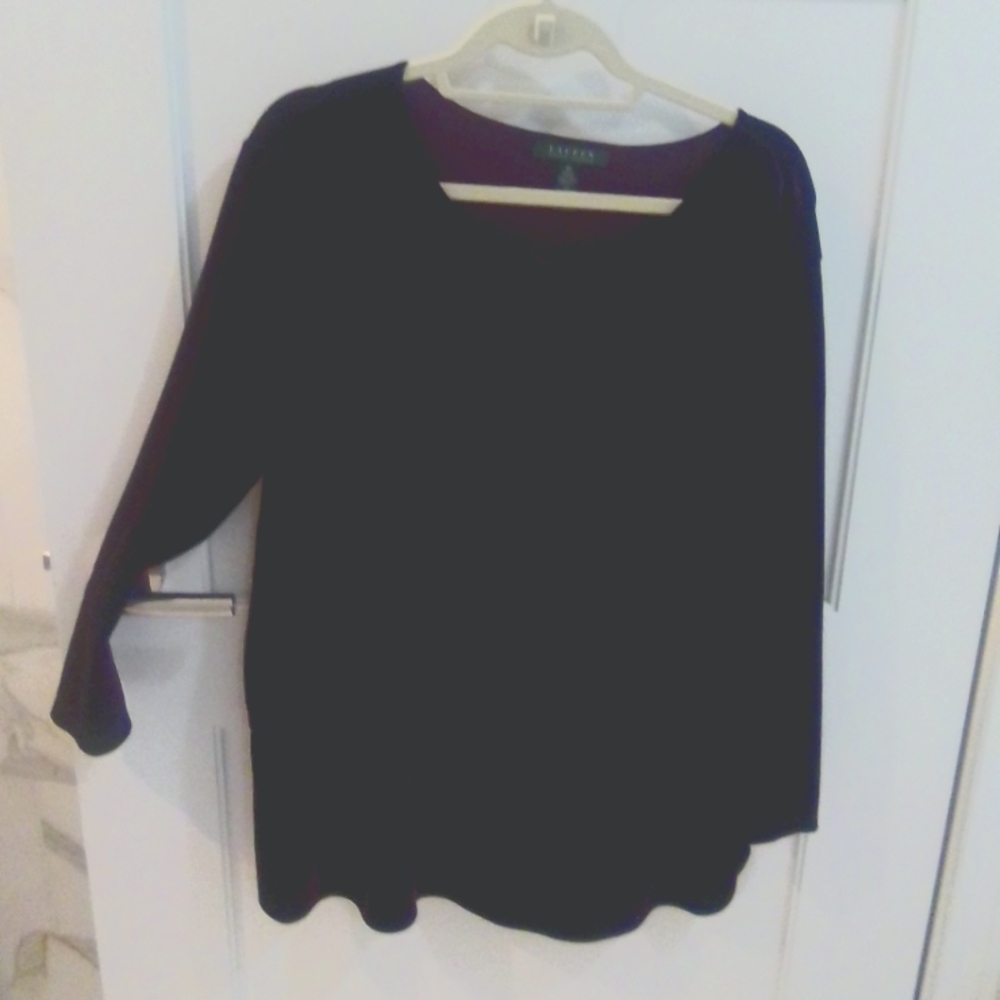 Ralph Lauren 3X  Purple Velvet 💜 top with a front hook 🪝 elegant 91% poly